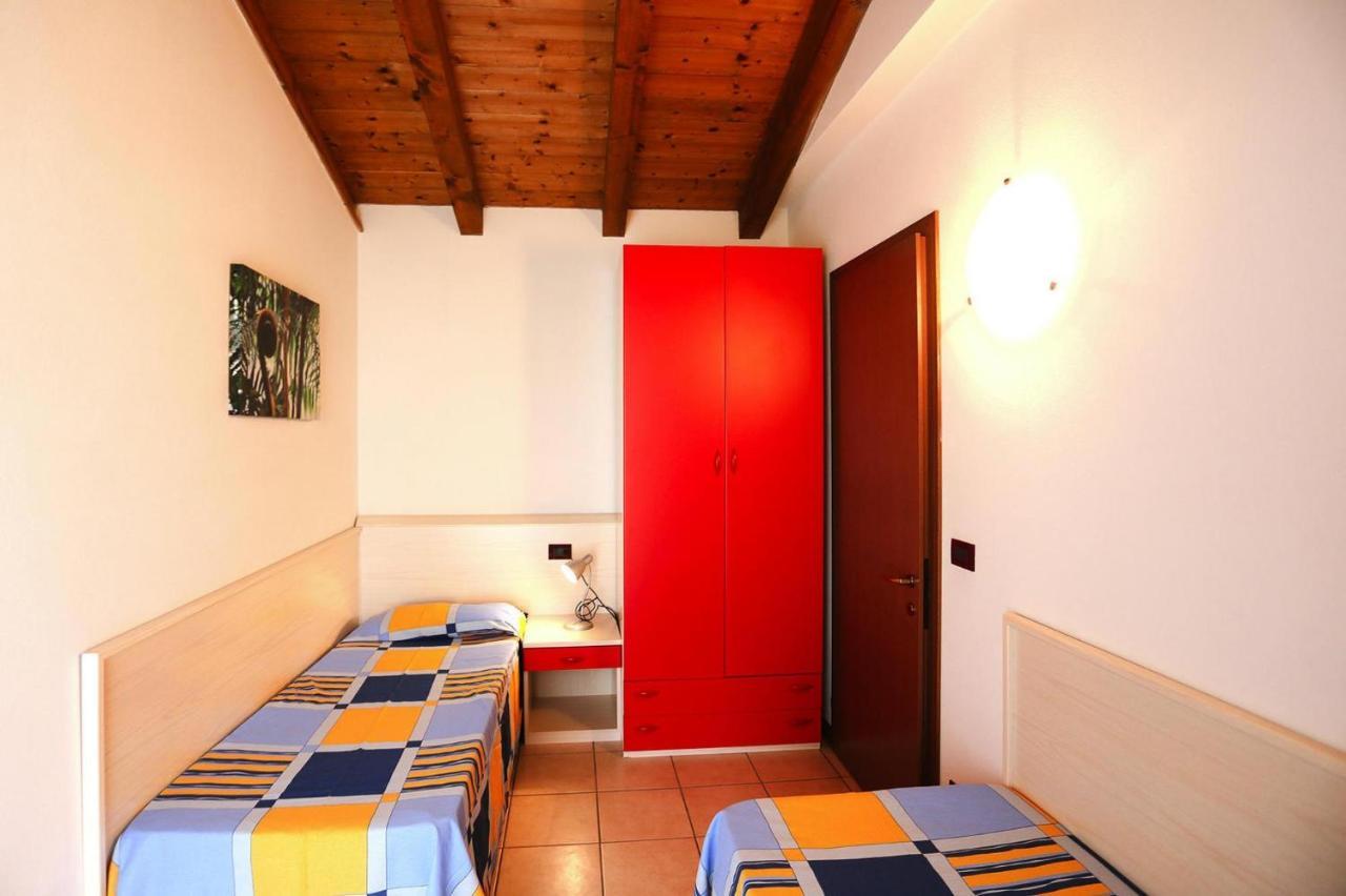 In Villaggio Ai Pini In Lido Altanea Apartment