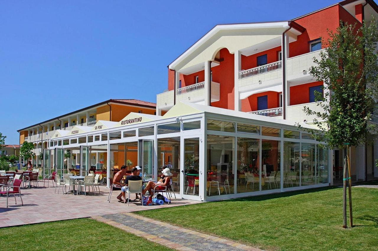 In Villaggio Ai Pini In Lido Altanea Apartment