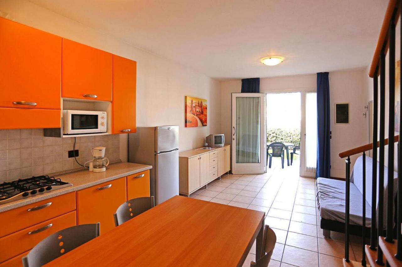 In Villaggio Ai Pini In Lido Altanea Apartment *
